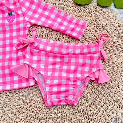 Linha Praia - Blusa Moranguinho com Proteção UV50+ e Calcinha - Rosa Chiclete